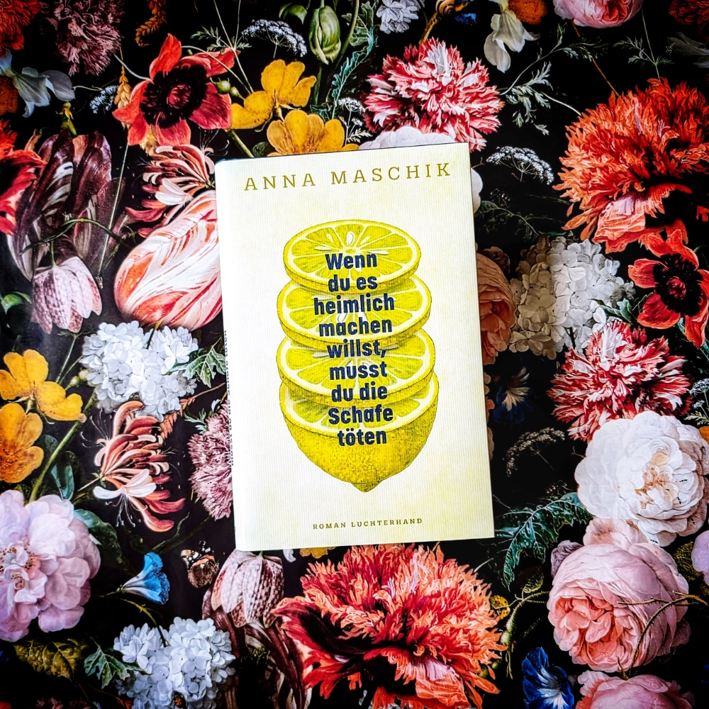 VOM LÄCHELN DER LEICHENFRAU UND VON EINEM JUNGEN AUS HOLZ