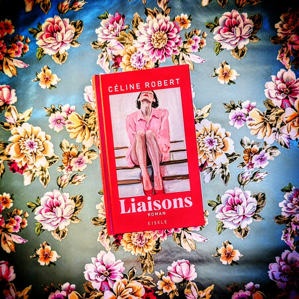 EIN ELEGANTER REIGEN IN PARIS